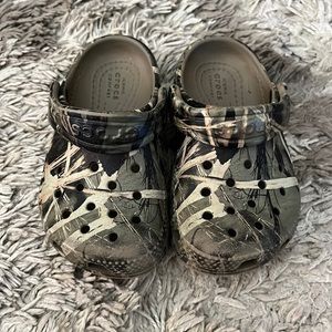 Toddler size 6 crocs